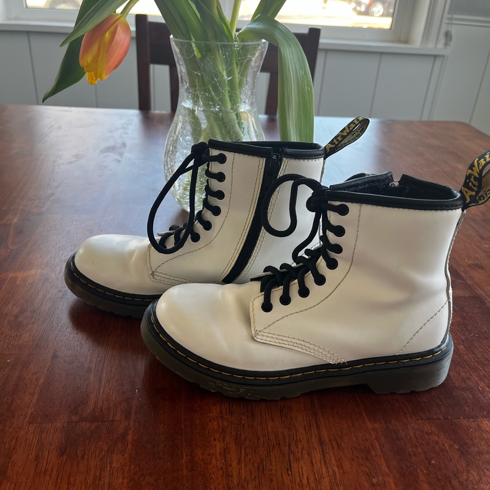 Dr. Martens. - Picture 2 of 5